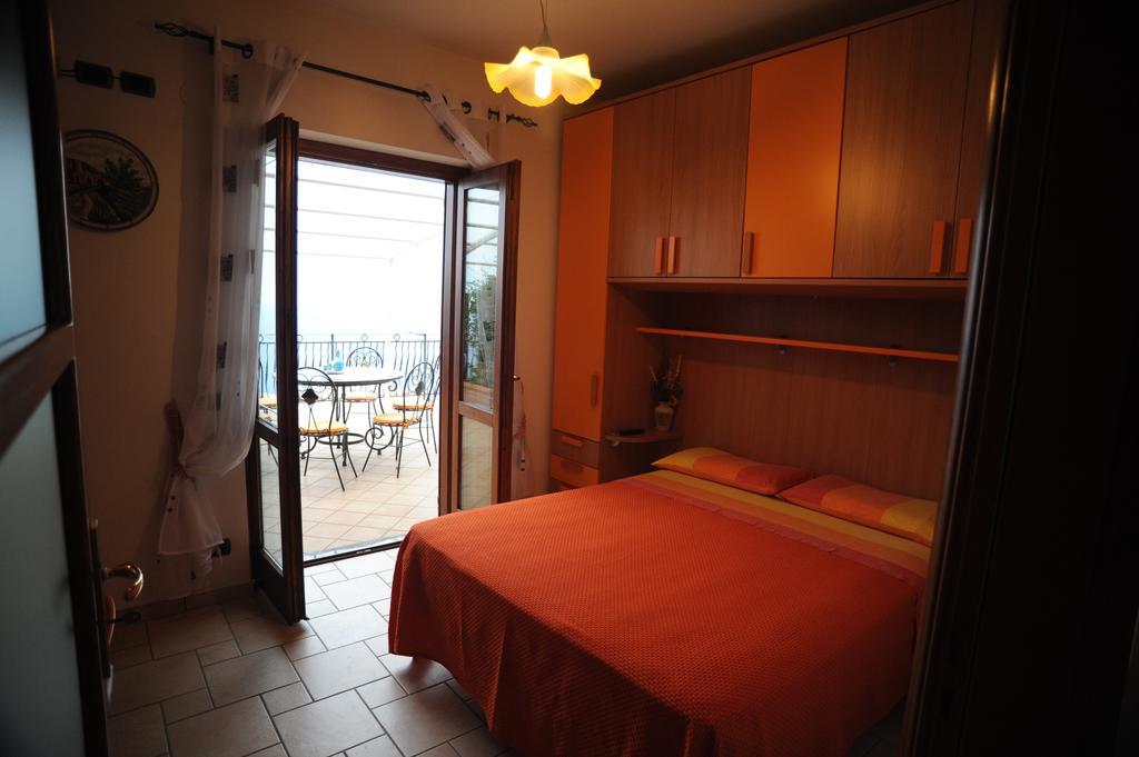 Bed and Breakfast La Mela Blu Furore Zimmer foto